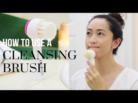 How to use a facial pore cleansing brush