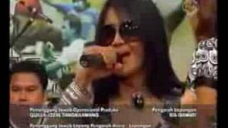 Download lagu Atiek CB and Ronny Sianturi Part 4 mp3 Download lagu Atiek CB and Ronny Sianturi Part 4 mp3
