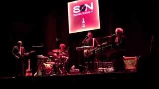 León Benavente - Las Hienas (Live @ Teatro Lara, Madrid)