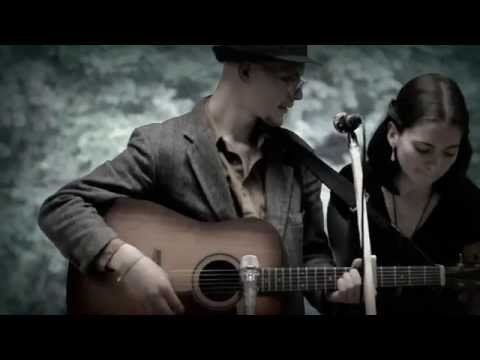 Clotilde Solange & Martin Wall - Girl & Man of constant sorrow (SOLANGE ARZU)