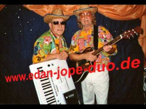 Volksfeststimmung  mit dem Partylied/Trinklied  vom  Edan Jope Duo:  "Ja mei was trink` wir heut?"