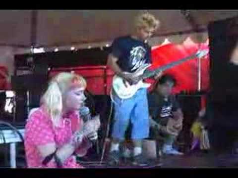 Switchblade Kittens - Ode to Harry live at Warped Tour