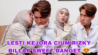 Download lagu LIVE ROMANTIS LESTI KEJORA CIUM RIZKY BILAR SWEET BANGET MALAM INI, ABANG L DAN LESHIA LUCUNYA mp3 Download lagu LIVE ROMANTIS LESTI KEJORA CIUM RIZKY BILAR SWEET BANGET MALAM INI, ABANG L DAN LESHIA LUCUNYA mp3