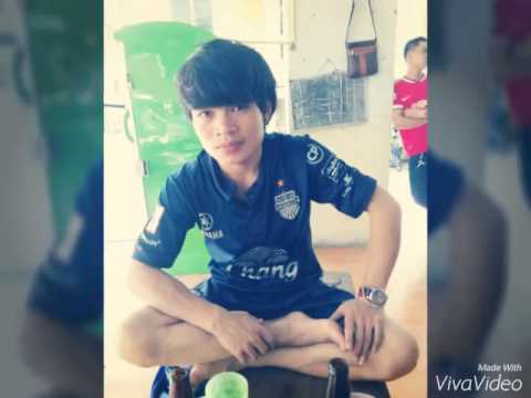 ทั้งสองกอดผู้หญิงตื่นเต้น เชื้อโรคหญิงใน Orsk