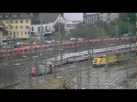 101 037 mit entgleistem IC2312 am Stuttgarter Hauptbahnhof