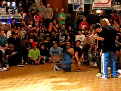 Circle Kingz 2010 final SKMZ vs Flow Mo