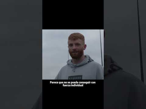 El equipo de parkour desafía a escalar el cilindro. ¿Pueden tener éxito? #varietyshow #parkour