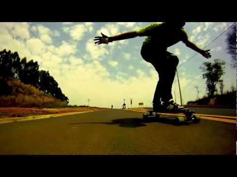 Мъж кара скейтборд с над 100км/ч