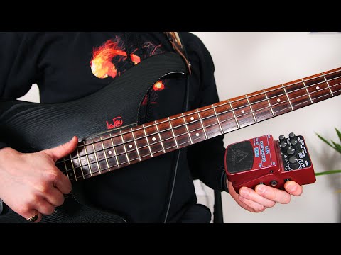 Slap bass with SYNTH PEDAL sounds SCARILY GOOD