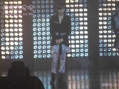 [Fancam] 110610 TVXQ - Funny Talk  (Changmin Focus) at SMTOWN in Paris