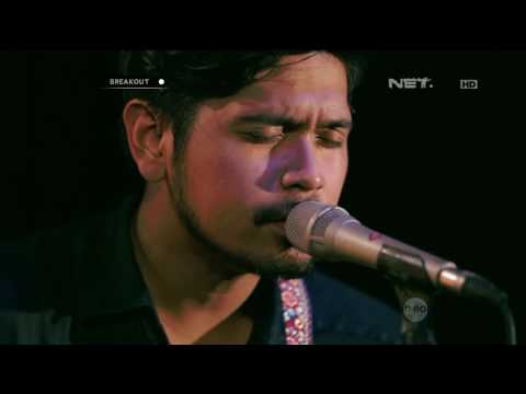 Petra Sihombing Ft. Sheryl Sheinafia  - She Looks So Perfect (5 Seconds Of Summer Cover)