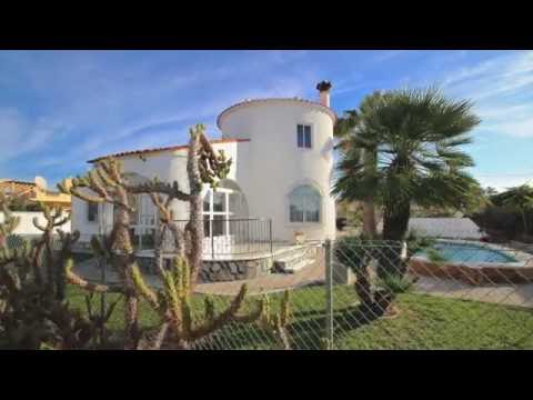 Ulrich Brack present this villa in Torreta Florida, Torrevieja