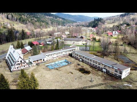 OPUSZCZONY DOM WYPOCZYNKOWY - URBEX