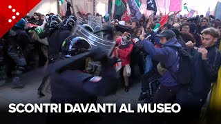 Tajani a Torino, scontri tra manifestanti pro Palestina e polizia davanti al Museo Egizio