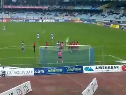 Gol de tiro libre de Claudio Bravo en la Real Sociedad