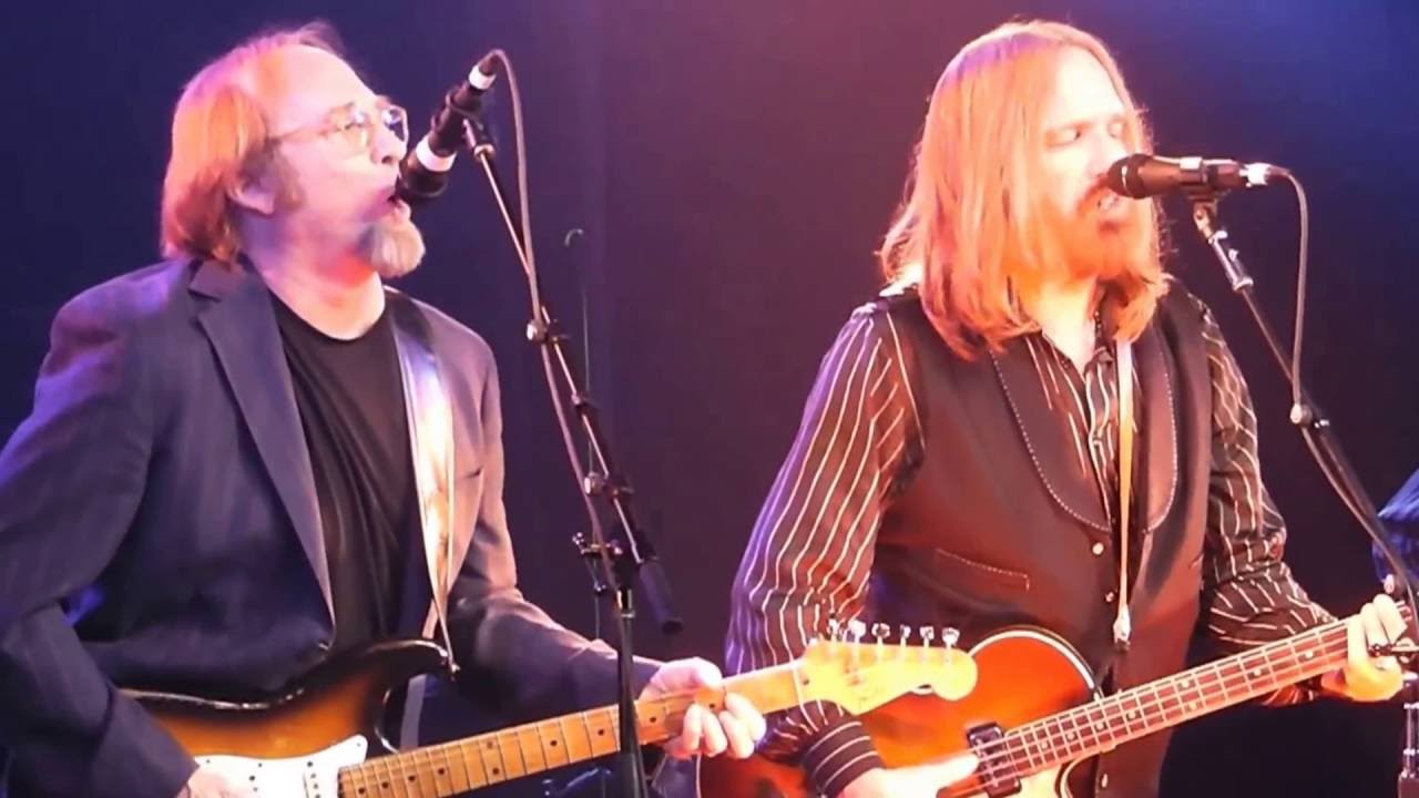 Mudcrutch with Stephen Stills...The Wrong Thing to Do...Hollywood, CA...6-26-16 - YouTube