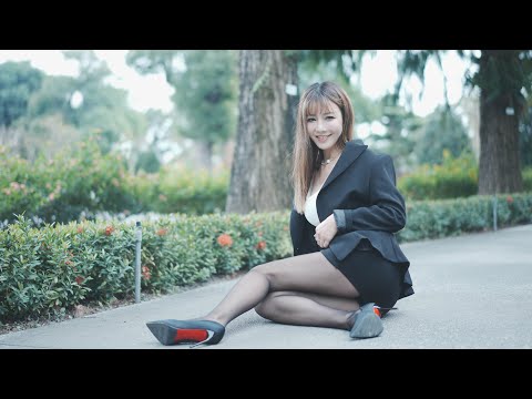 OL黑絲公園外拍側錄，一直不斷的被路人看闖入鏡頭，都被看光啦，好害羞 #ol #長腿 #雨晴 #美腿