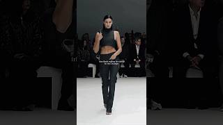 Download lagu Irina Shayk — Iconic Runway Moments ✨ mp3