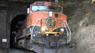HD BNSF1054 Mixed Freight train with a caboose
