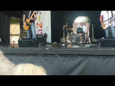 JOHN COGHLAN'S QUO: Paper Plane : WOKING: 08/07/17