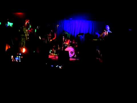 EARL 16 & THE ROOTS DEFENDER BAND - JAVA