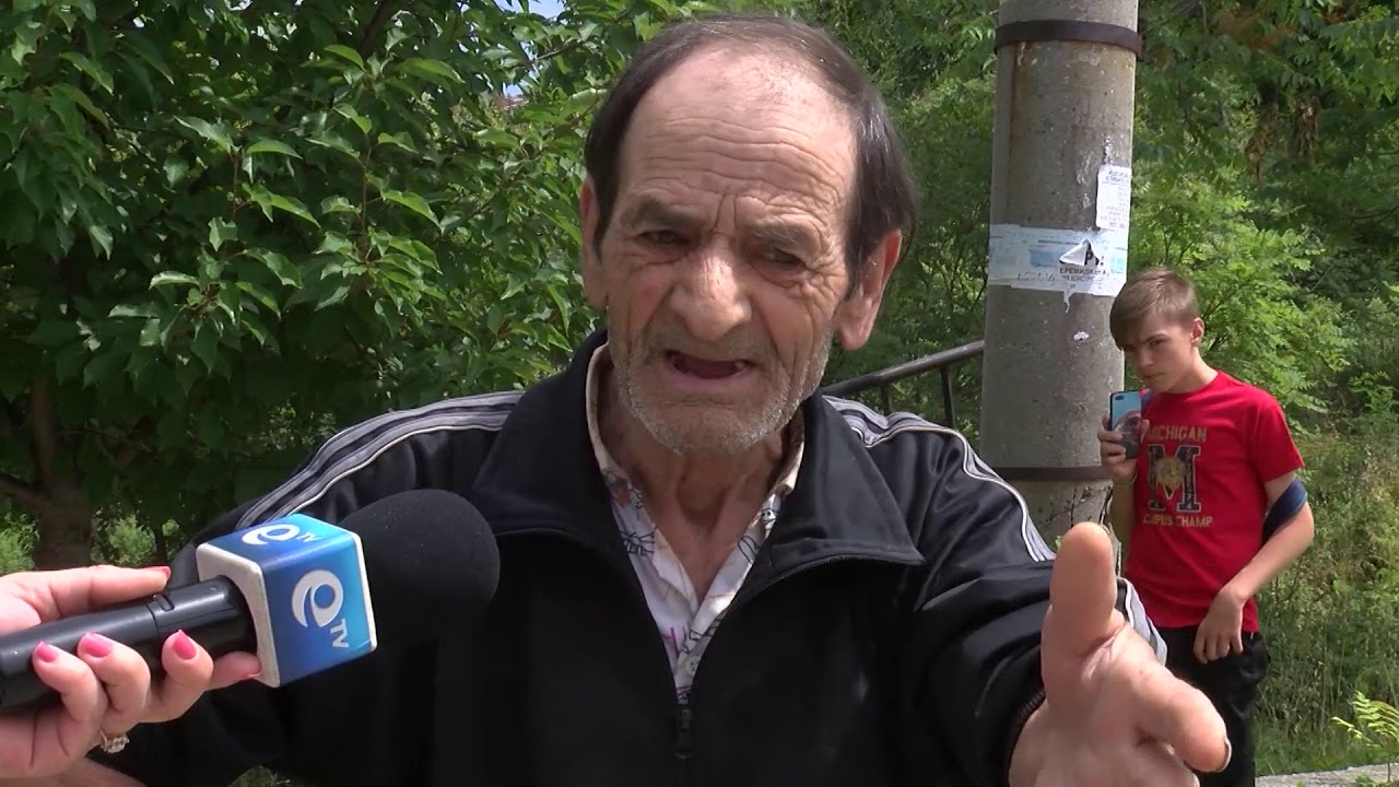 Огромна дупка на хасковската улица „Дунав“ създава опасност за движението