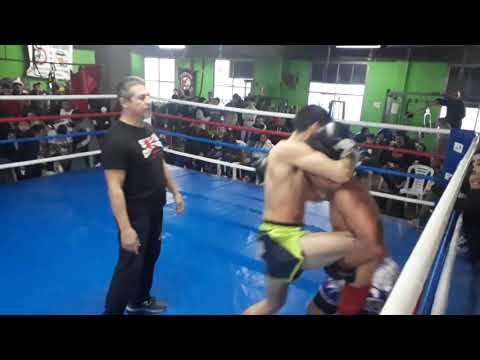 Pelea semiprofesional de k1.