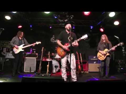 ''SLIP AWAY'' - DEVON ALLMAN BAND @ Callahan's, Nov 2015