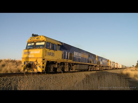 4MA5 Pacific National Intermodal Containers - PoathTV Australian Trains & Railways