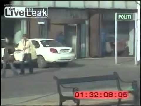 Sell drugs in front of a police station