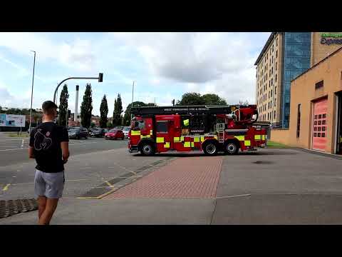Leeds Pumps, Aerial Ladder Platform & Station Manager Turnout - West Yorkshire Fire & Rescue Service