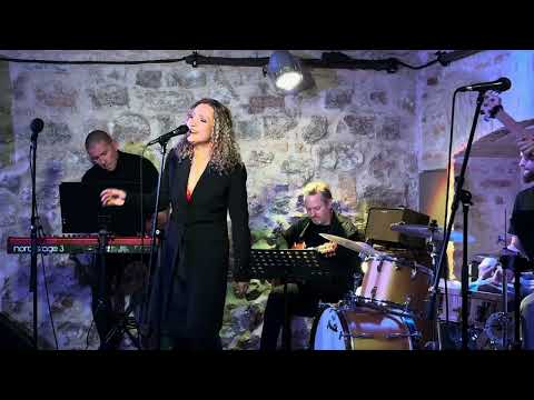 "Je ne veux pas travailler" (live) - Inese Ērmane