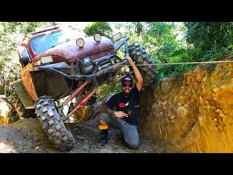 Facing the famous Smooth Rock of Fukão - 4x2 Beetle Baja Buggy Off-Road Trail in Campo Magro-PR