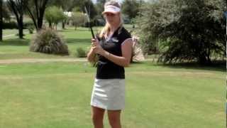 preview picture of video 'Petra en Lomas, con ropa de Golf'
