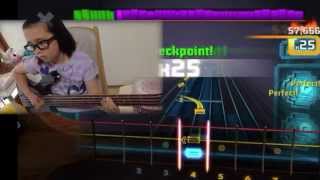 ROCKSMITH Audrey (10 yrs old) Plays Bass - We Share the Same Skies - The Cribs - 100% ロックスミス２０１４