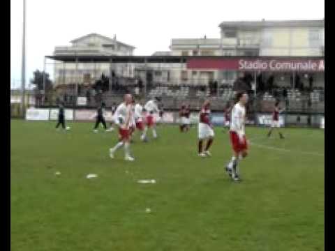 AVERSA NORMANNA - CATANZARO 3-0 La Squadra saluta la curva al termine della partita
