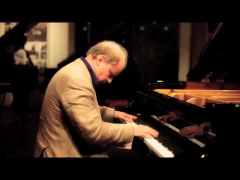 Video thumbnail for Prelude and Fugue G major BWV 884