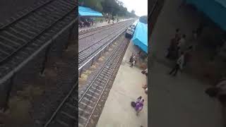 preview picture of video 'Balrampur railway station'