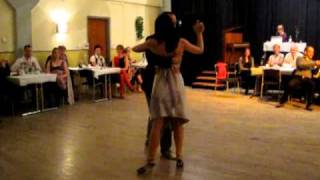 Katalin Czidor och Tihamer Bogdan på milonga hos Tango Divino  i Örebro 110416 - tango