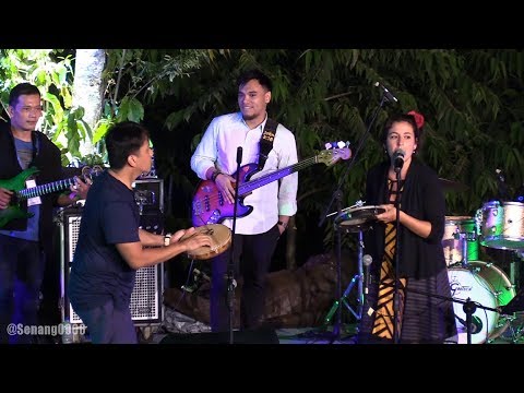 Taufan Goenarso Quintet ft. Nina Neder - So Danco Samba @ Sthala Intimate Jazz 2018 [HD]