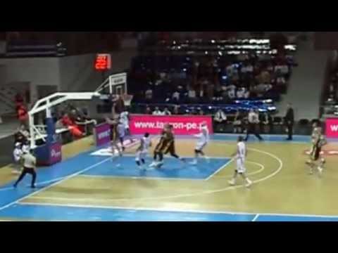 Dino Gregory efektownie blokuje - King Wilki Morskie Szczecin