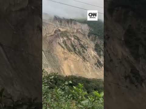Vídeo: Mega deslizamento faz encosta de montanha desabar sobre rio no Nepal | CNN BRASIL