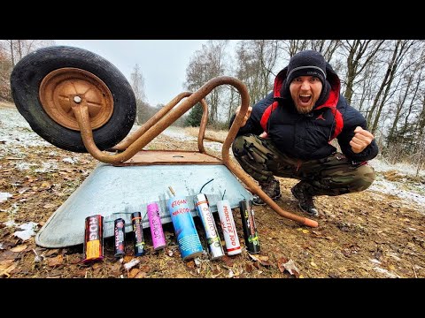 Wie hoch fliegt die SCHUBKARRE, wenn ich XXL BÖLLER drunter zünde? (reupload)