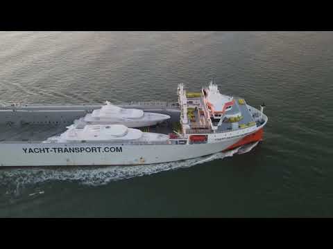 The Yacht Servant arrives in Vlissingen with 2 yachts