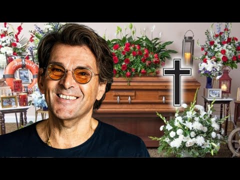 Chockerande nog gick Niklas Strömstedt plötsligt bort vid 67 års ålder. Fansen sörjer.