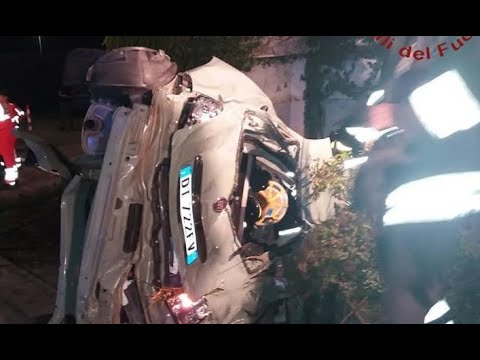 Tragedia nella notte: tre 20enni morti in un incidente stradale | La prove del notizia