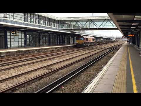66171 passes through Eurostar platform 3 Ashford with 4E32 Dollands Moor to Scunthorpe 15/11/2015
