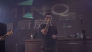 Download lagu Andra And The Backbone - Hitamku [Live At MINQ Jakarta] (Karaoke Version) mp3