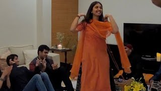 Bride-to-be dance on Gori Jovey Baat with Champe K