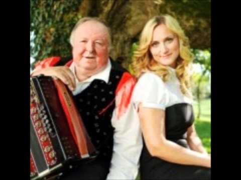 Franc Flere s pevko Matejo-Lepa dolenjska
